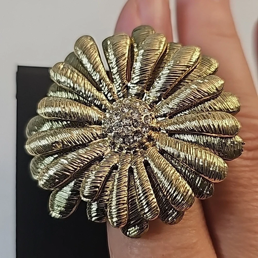 *CLEARANCE RACK* MixIt NWT Large Stretch gold sunflower ring for women